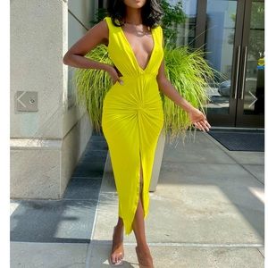 Selling dress size small- runs big more like a medium